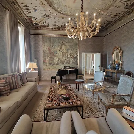 Prestigioso Appartamento Sul Lungarno Firenze Lägenhet *