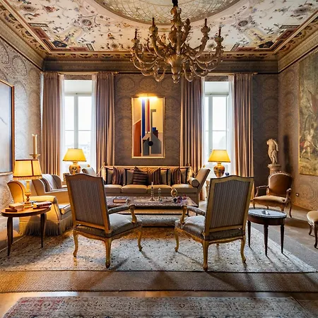 Prestigioso Con Vista Arno Daire *