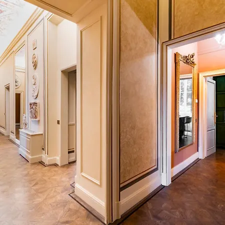 Palazzo Angelico Lungarno * Florenz